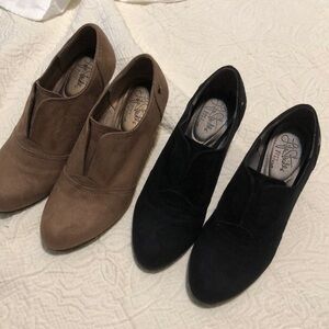 Life Stride soft system shoes. 2pairs